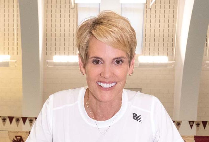 Photo of Dara Torres in the on the diving board of the pool